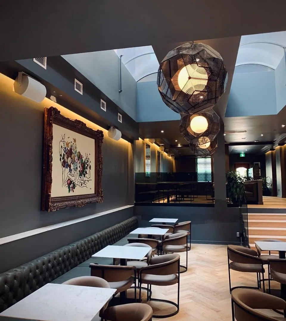 Hotel St-Thomas Montreal