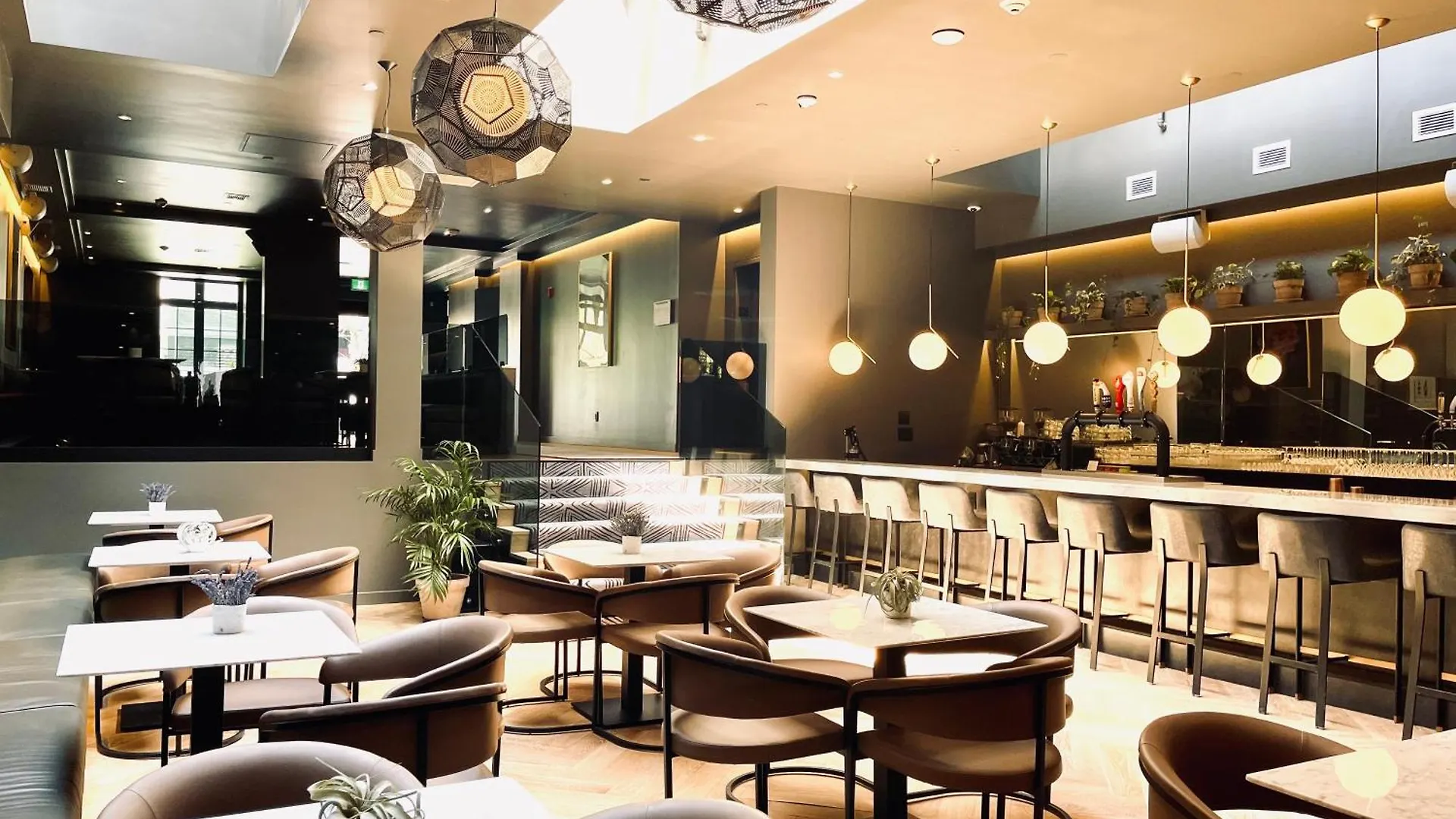 Hotel St.Thomas Montréal